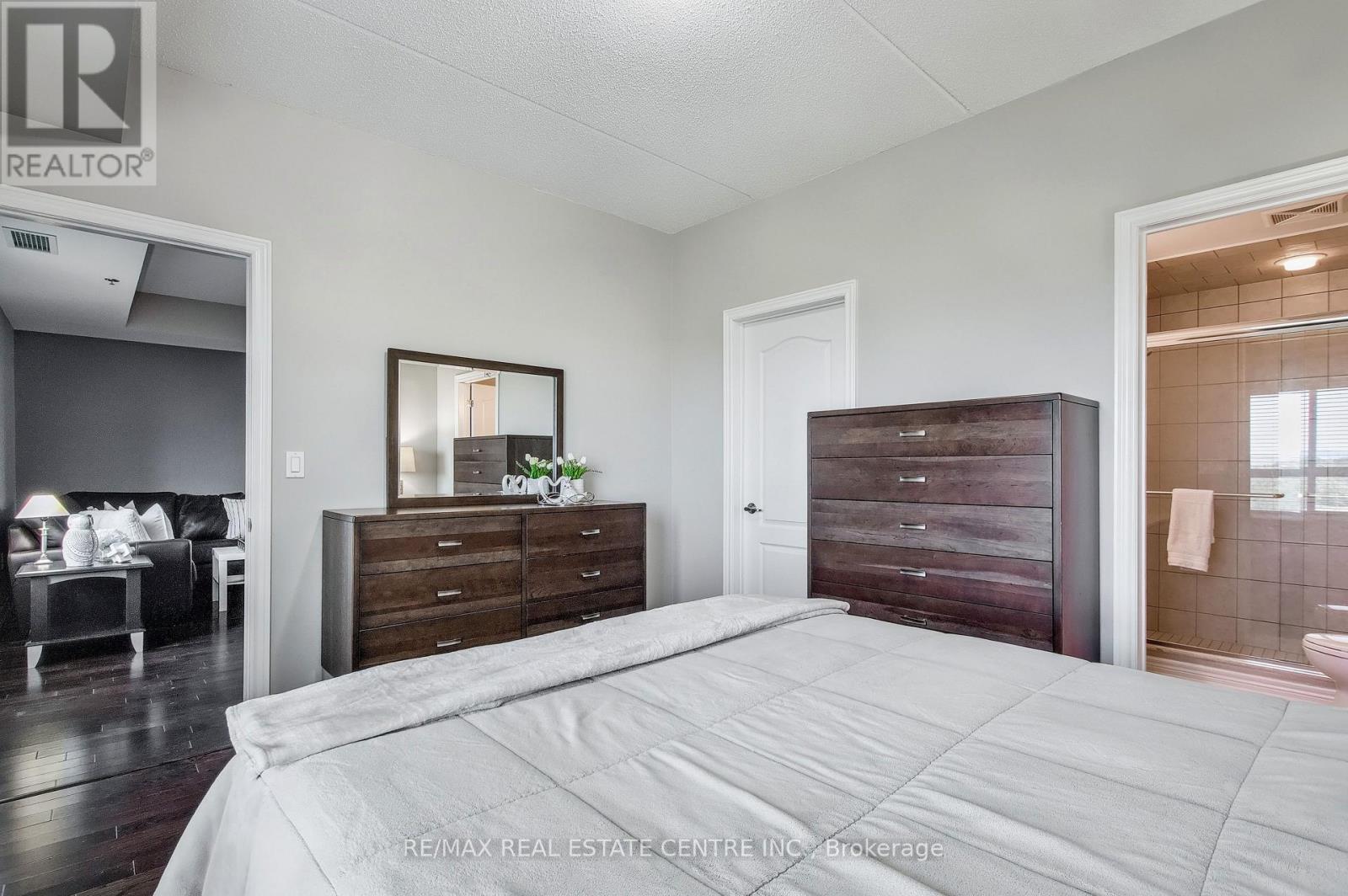 404 - 1421 Costigan Road, Milton, Ontario  L9T 2N4 - Photo 25 - W12780924