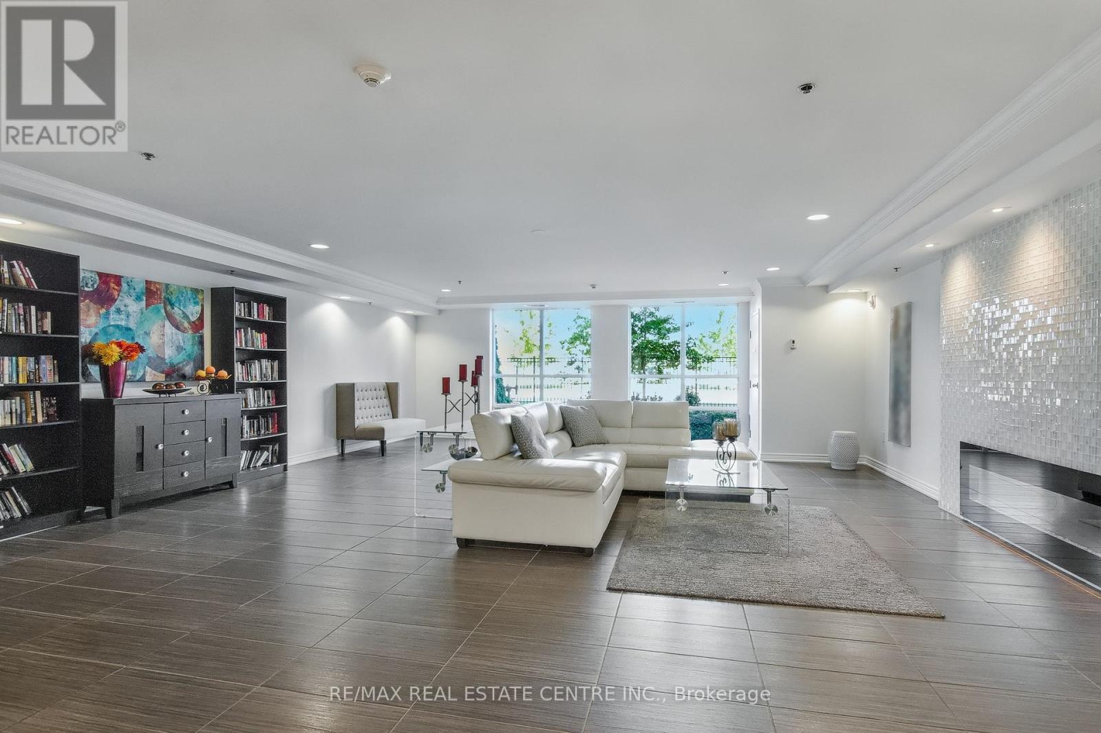 404 - 1421 Costigan Road, Milton, Ontario  L9T 2N4 - Photo 35 - W12780924