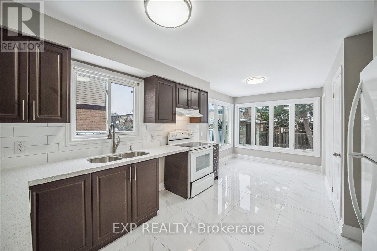 44 Newcastle Crescent, Brampton, Ontario  L6S 3Y8 - Photo 11 - W12780960