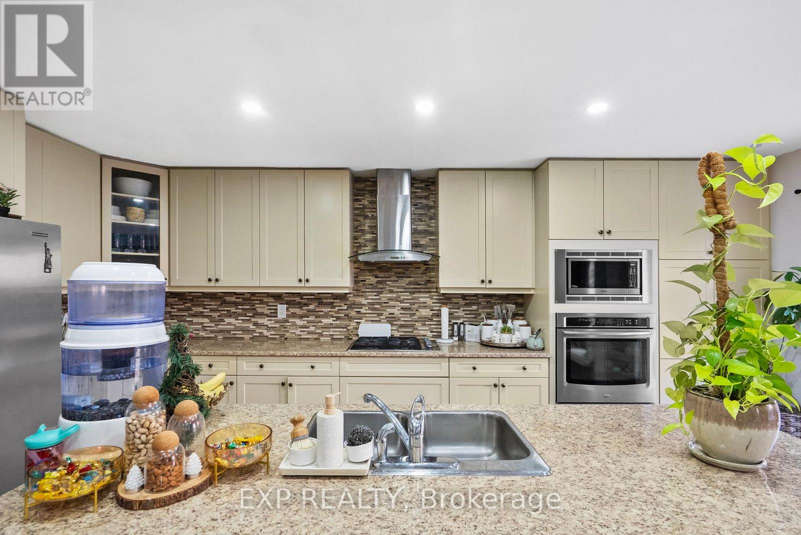 146 Vanhorne Close, Brampton, Ontario  L7A 0G2 - Photo 18 - W12780968