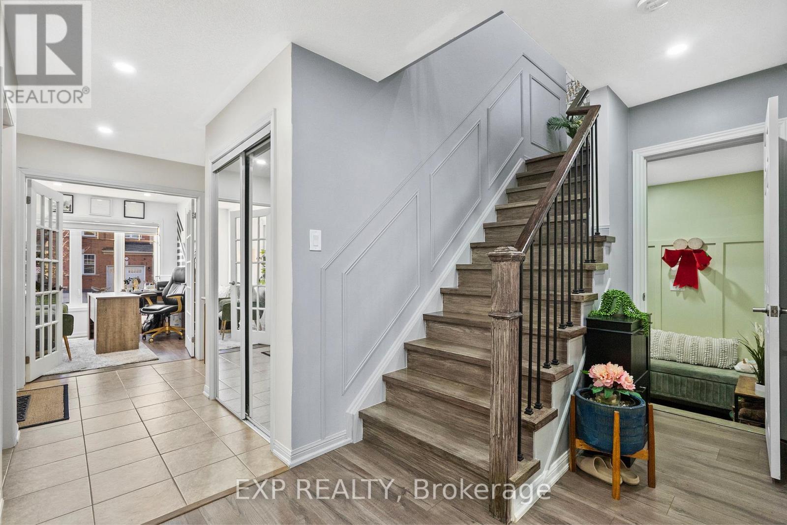 146 Vanhorne Close, Brampton, Ontario  L7A 0G2 - Photo 9 - W12780968