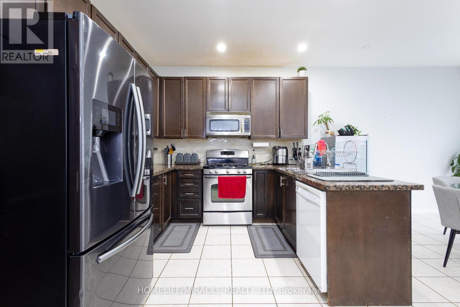 12 Homeview Road, Brampton, Ontario  L6P 2L9 - Photo 12 - W12780970