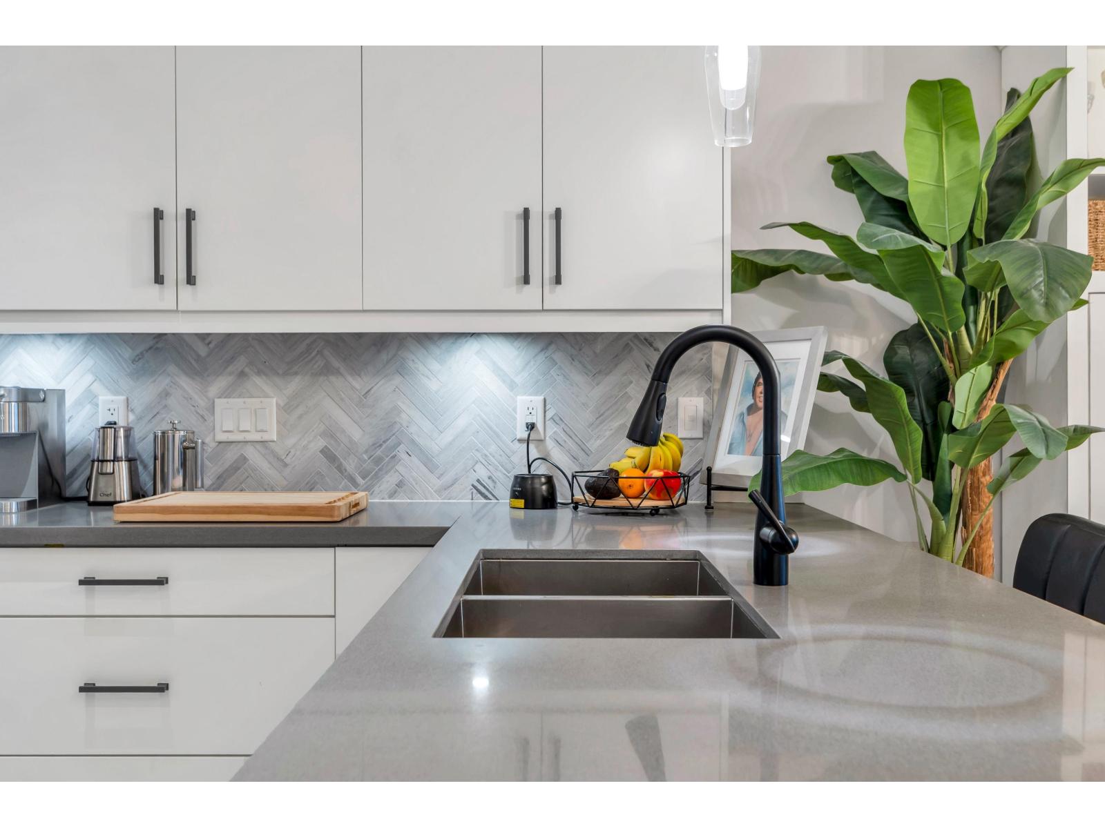 207 14550 Winter Crescent, Surrey, British Columbia  V4P 0G4 - Photo 9 - R3087966