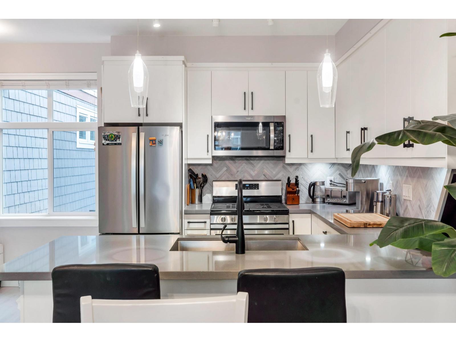 207 14550 Winter Crescent, Surrey, British Columbia  V4P 0G4 - Photo 11 - R3087966