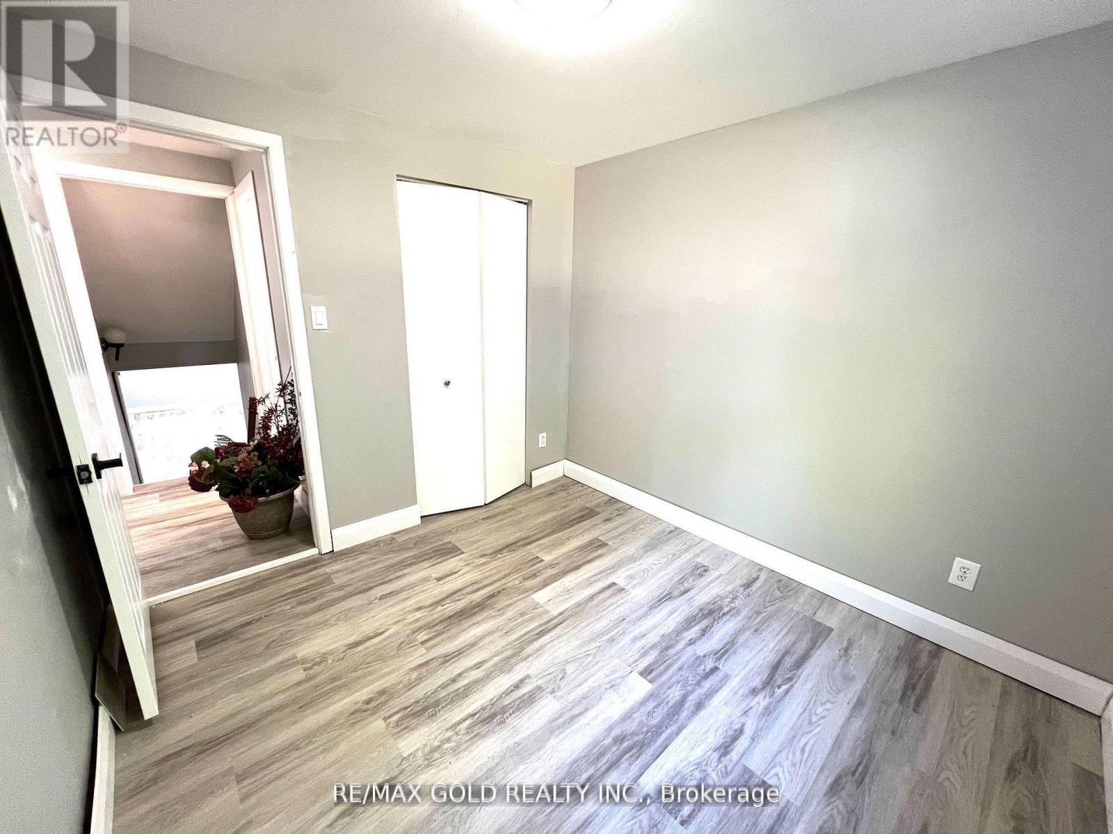 Lower - 156 Mooregate Crescent, Kitchener, Ontario  N2M 2G1 - Photo 19 - X12780956