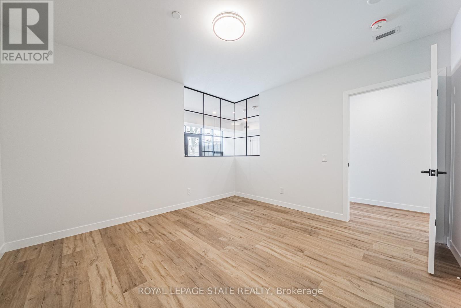 206 - 555 Sanatorium Road, Hamilton, Ontario  L9C 2B1 - Photo 12 - X12780998