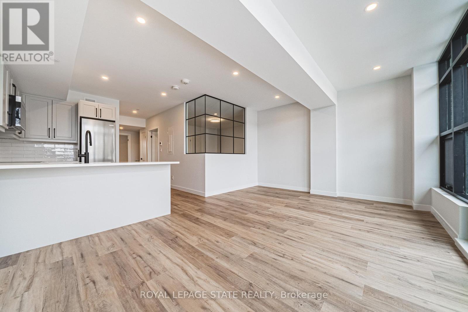 206 - 555 Sanatorium Road, Hamilton, Ontario  L9C 2B1 - Photo 5 - X12780998