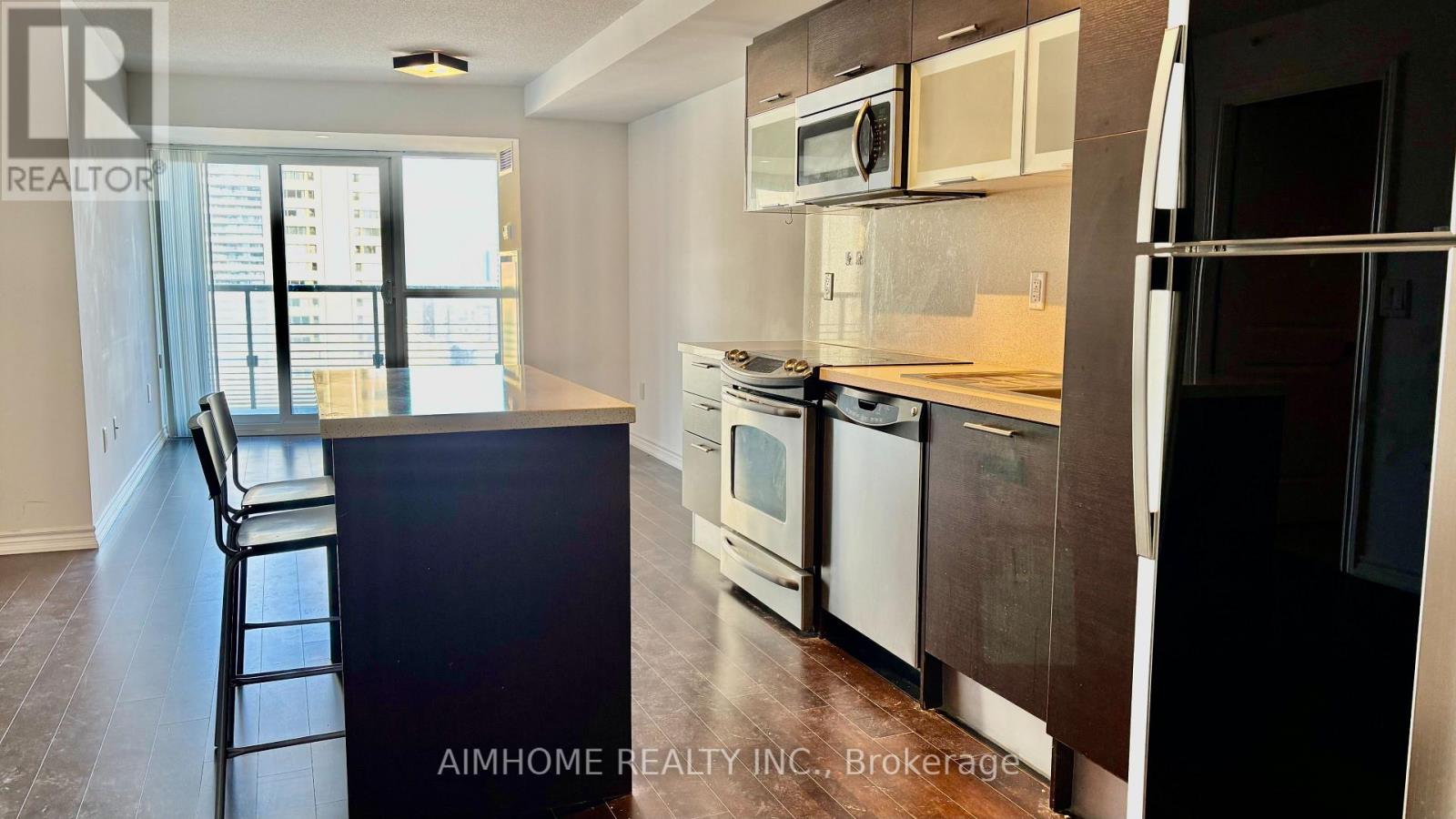 1405 - 386 Yonge Street, Toronto, Ontario  M5B 0A5 - Photo 2 - C12705842