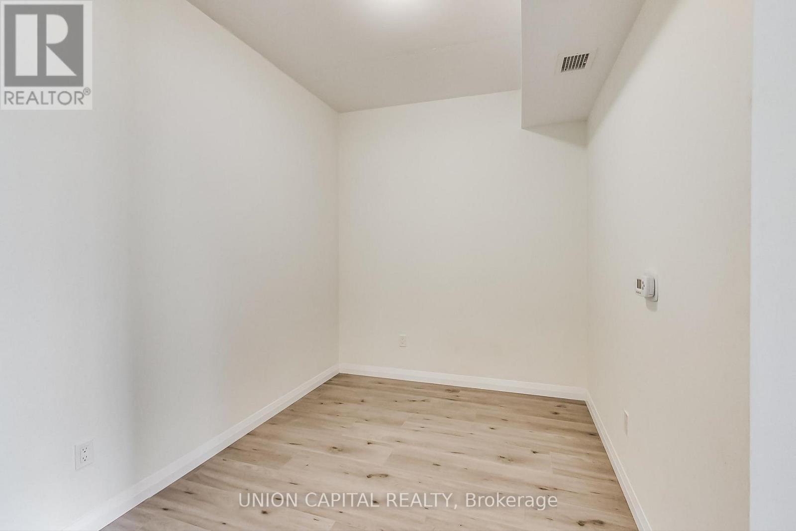 801 - 60 Charles Street W, Kitchener, Ontario  N2G 0C9 - Photo 32 - X12527888