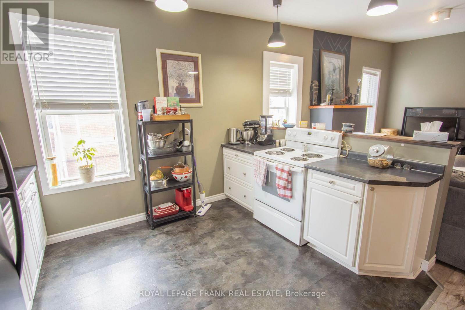 49 Main Street, Kawartha Lakes, Ontario  K0M 1A0 - Photo 32 - X12781172