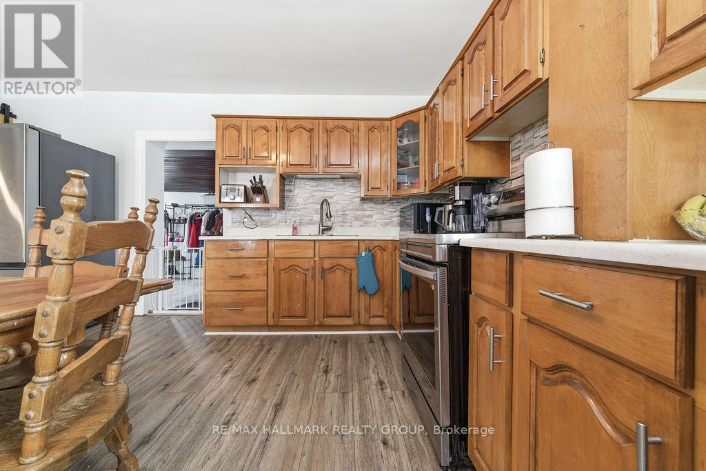 62 Main Street, Laurentian Hills, Ontario  K0J 1J0 - Photo 21 - X12781118