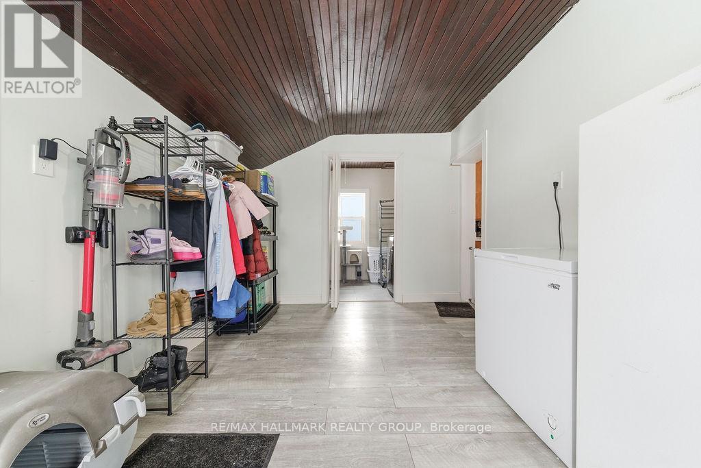 62 Main Street, Laurentian Hills, Ontario  K0J 1J0 - Photo 23 - X12781118