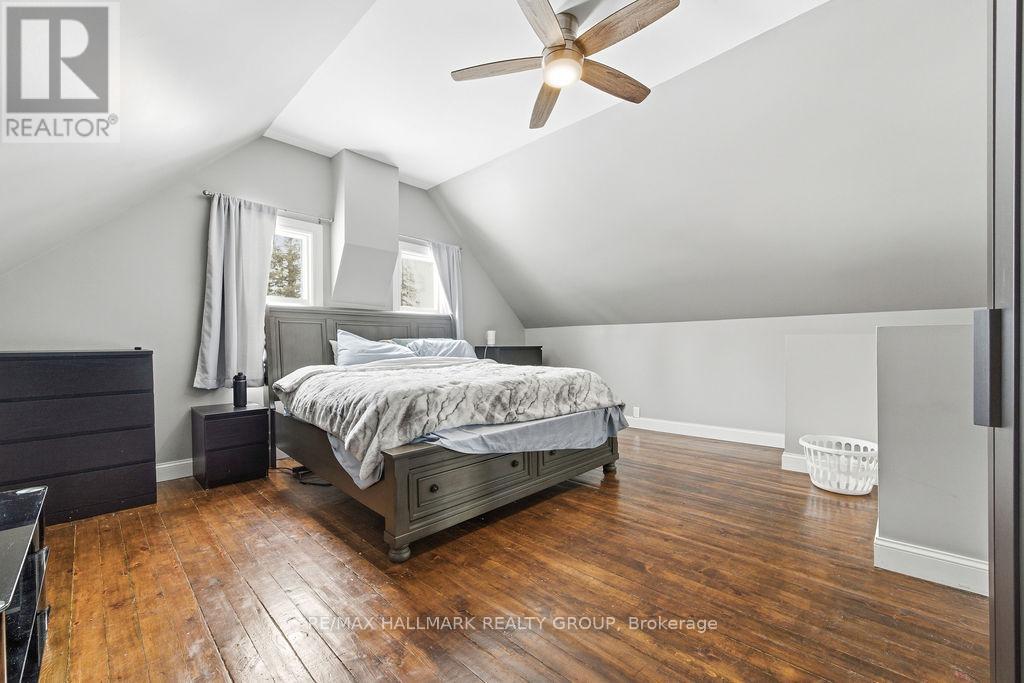 62 Main Street, Laurentian Hills, Ontario  K0J 1J0 - Photo 25 - X12781118