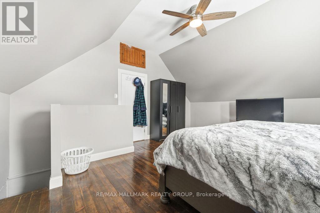 62 Main Street, Laurentian Hills, Ontario  K0J 1J0 - Photo 27 - X12781118