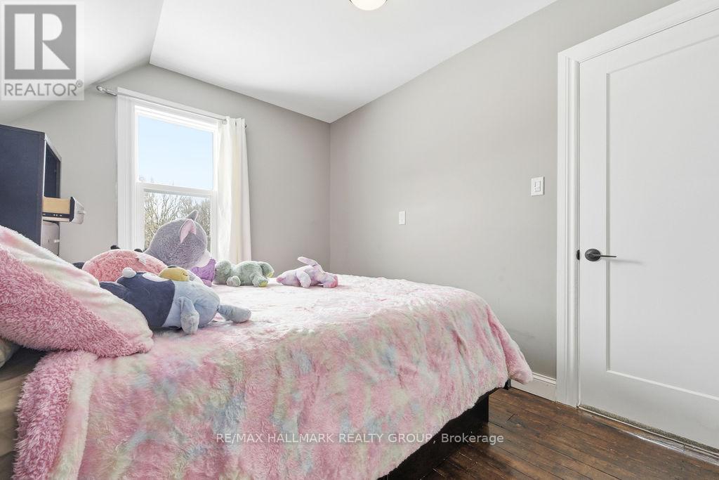 62 Main Street, Laurentian Hills, Ontario  K0J 1J0 - Photo 31 - X12781118