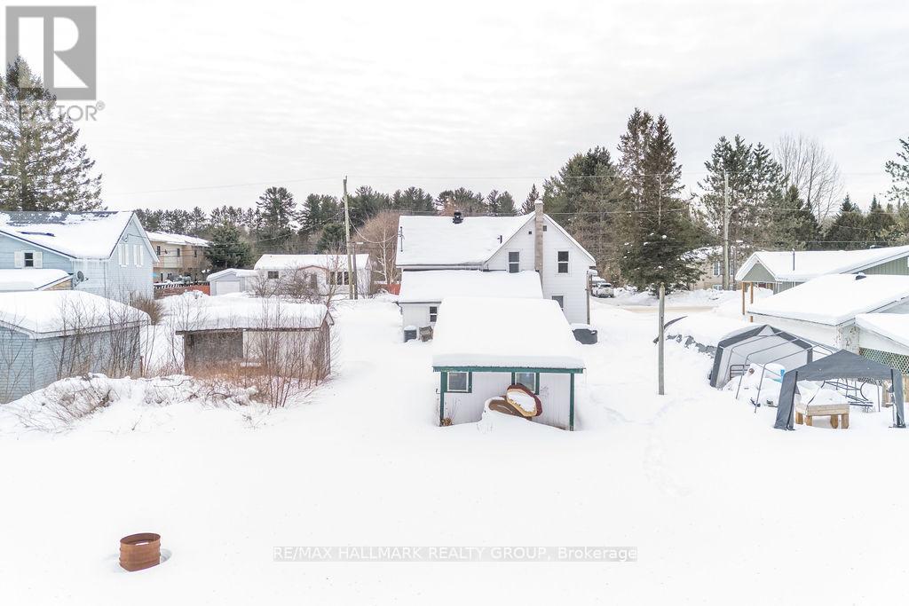 62 Main Street, Laurentian Hills, Ontario  K0J 1J0 - Photo 38 - X12781118