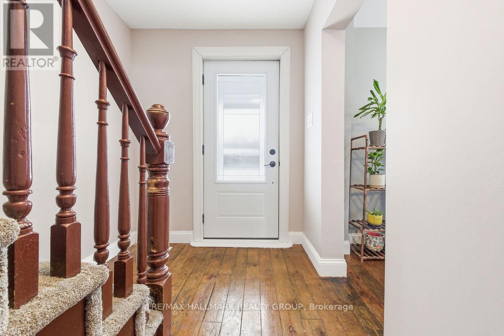 62 Main Street, Laurentian Hills, Ontario  K0J 1J0 - Photo 6 - X12781118