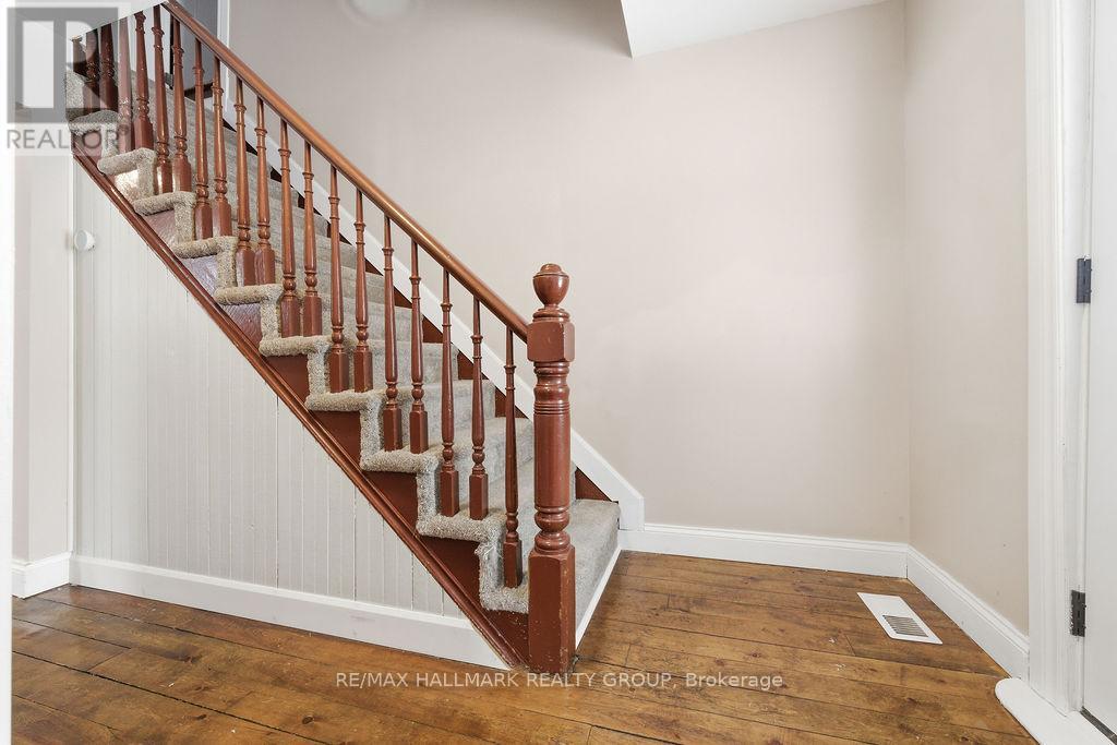 62 Main Street, Laurentian Hills, Ontario  K0J 1J0 - Photo 7 - X12781118