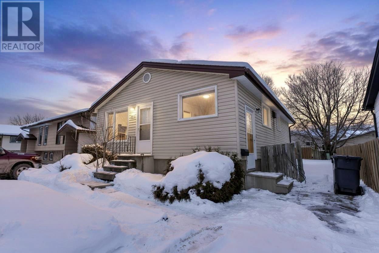 515 Mcgill Cres, Thunder Bay, Ontario  P7C 5A7 - Photo 1 - TB2600224