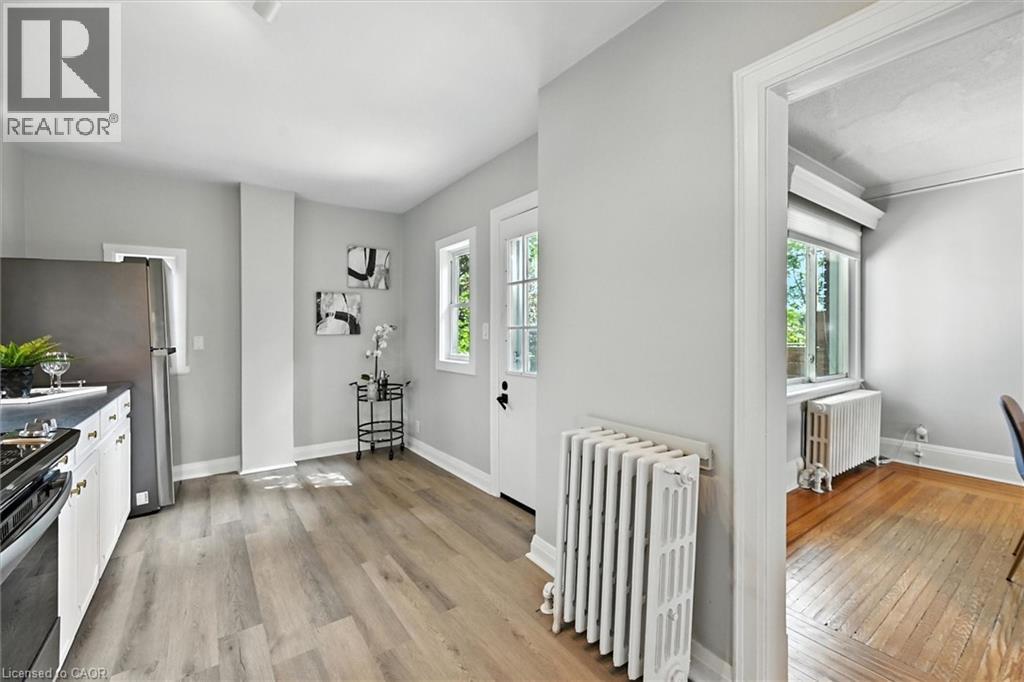 1047 Main Street E, Hamilton, Ontario  L8M 1N5 - Photo 28 - 40804311