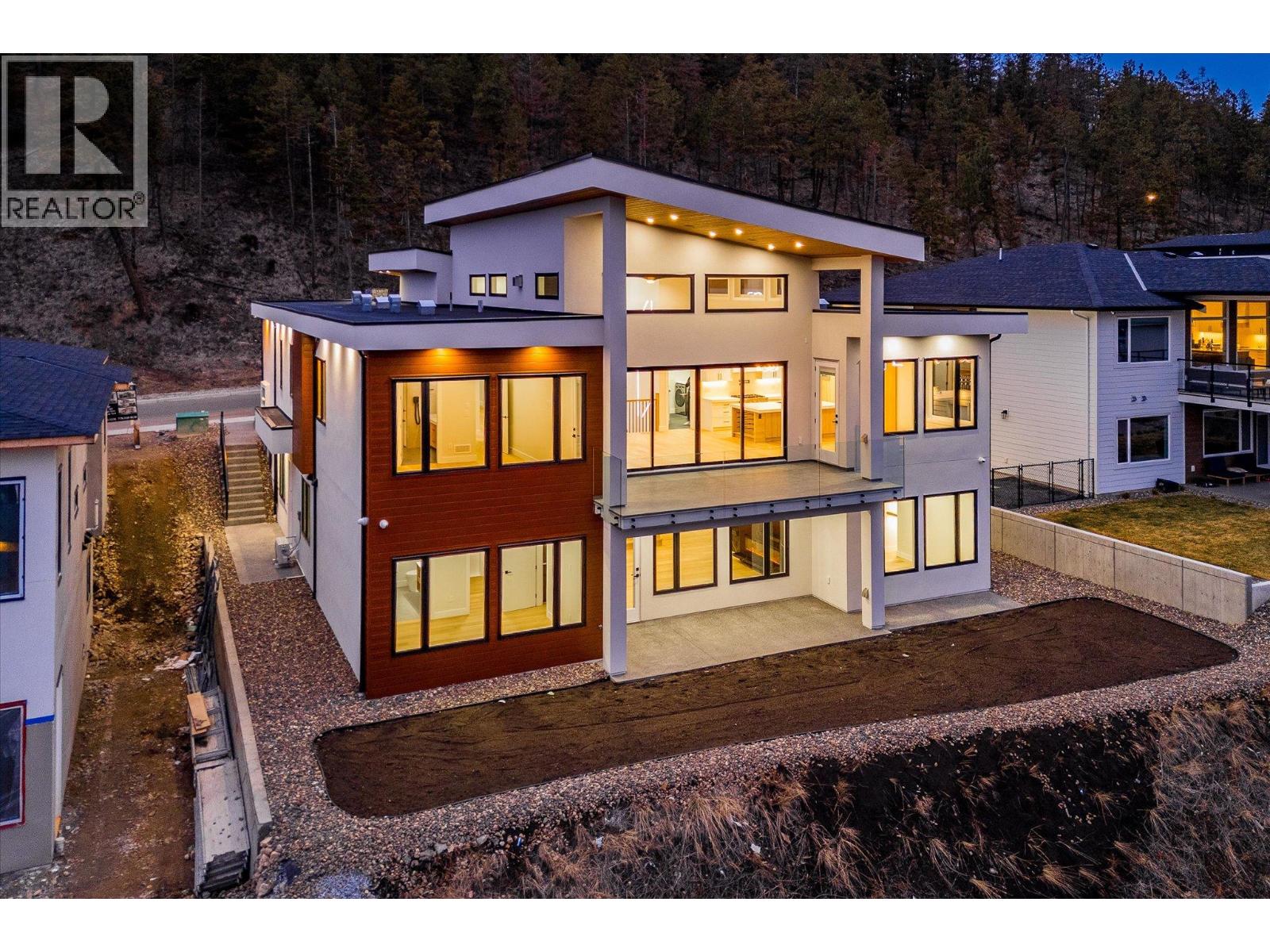 979 Loseth Drive, Kelowna, British Columbia  V1P 0A1 - Photo 2 - 10374204