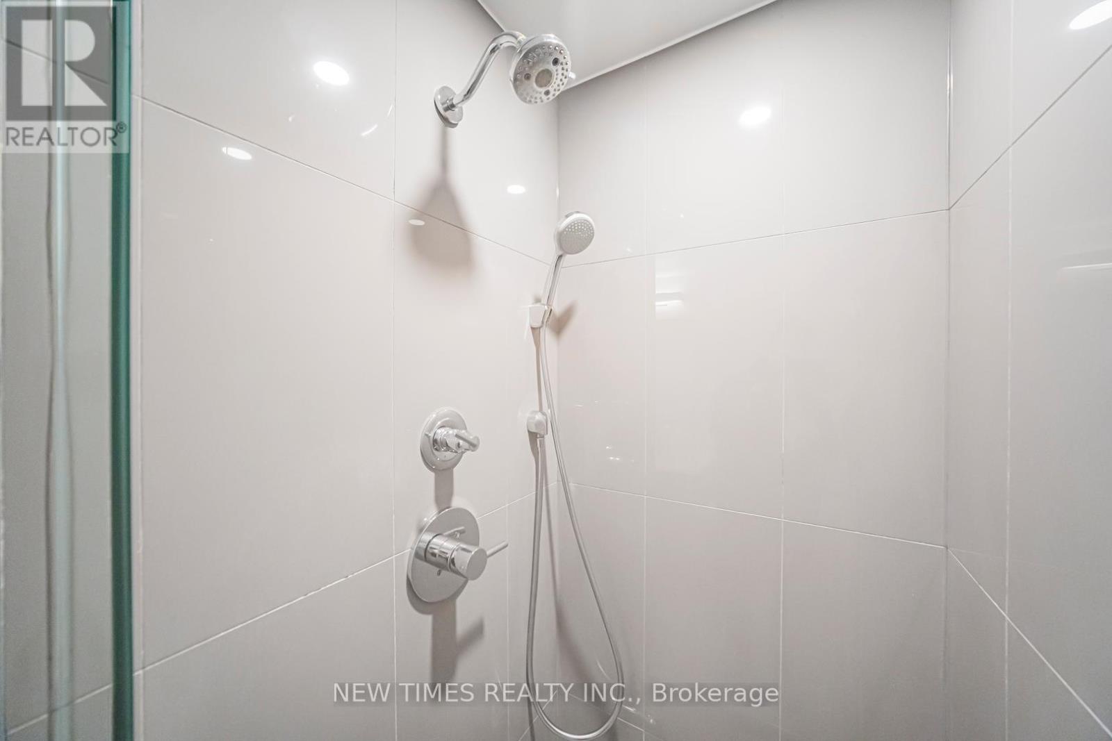 2102 - 125 Blue Jays Way, Toronto, Ontario  M5V 0N5 - Photo 9 - C12781008