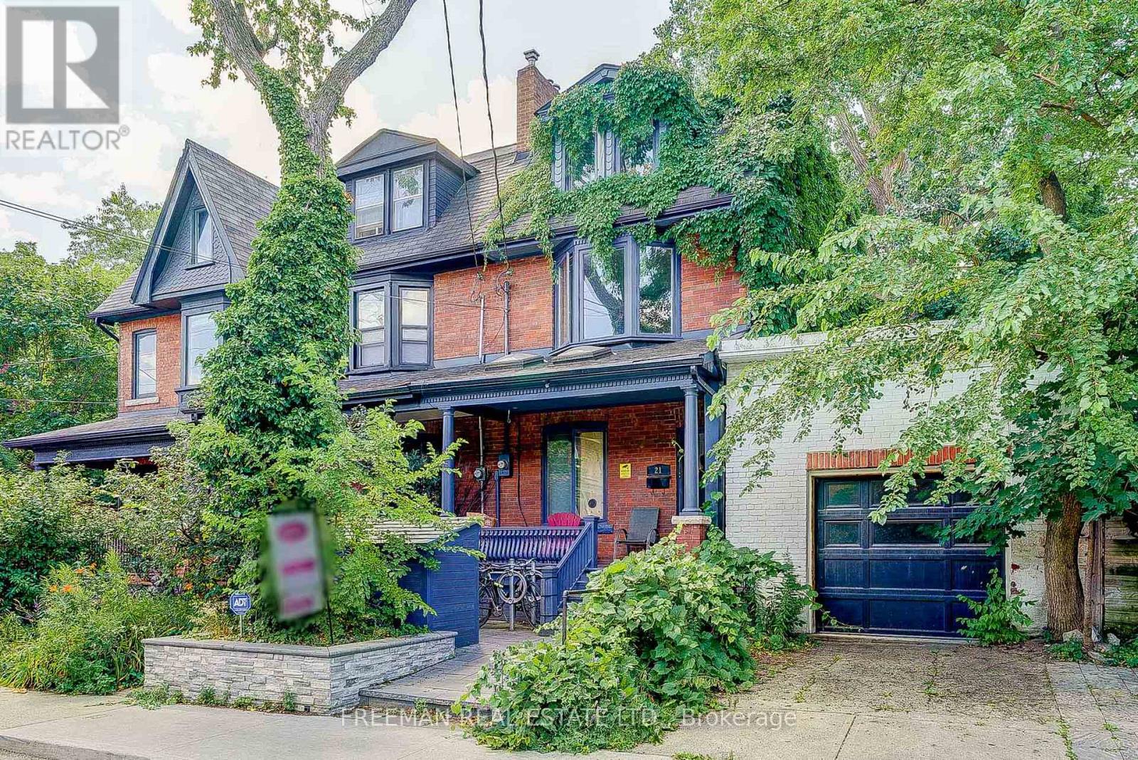 MAIN FLR APT - 21 WELLS STREET, Toronto, Ontario