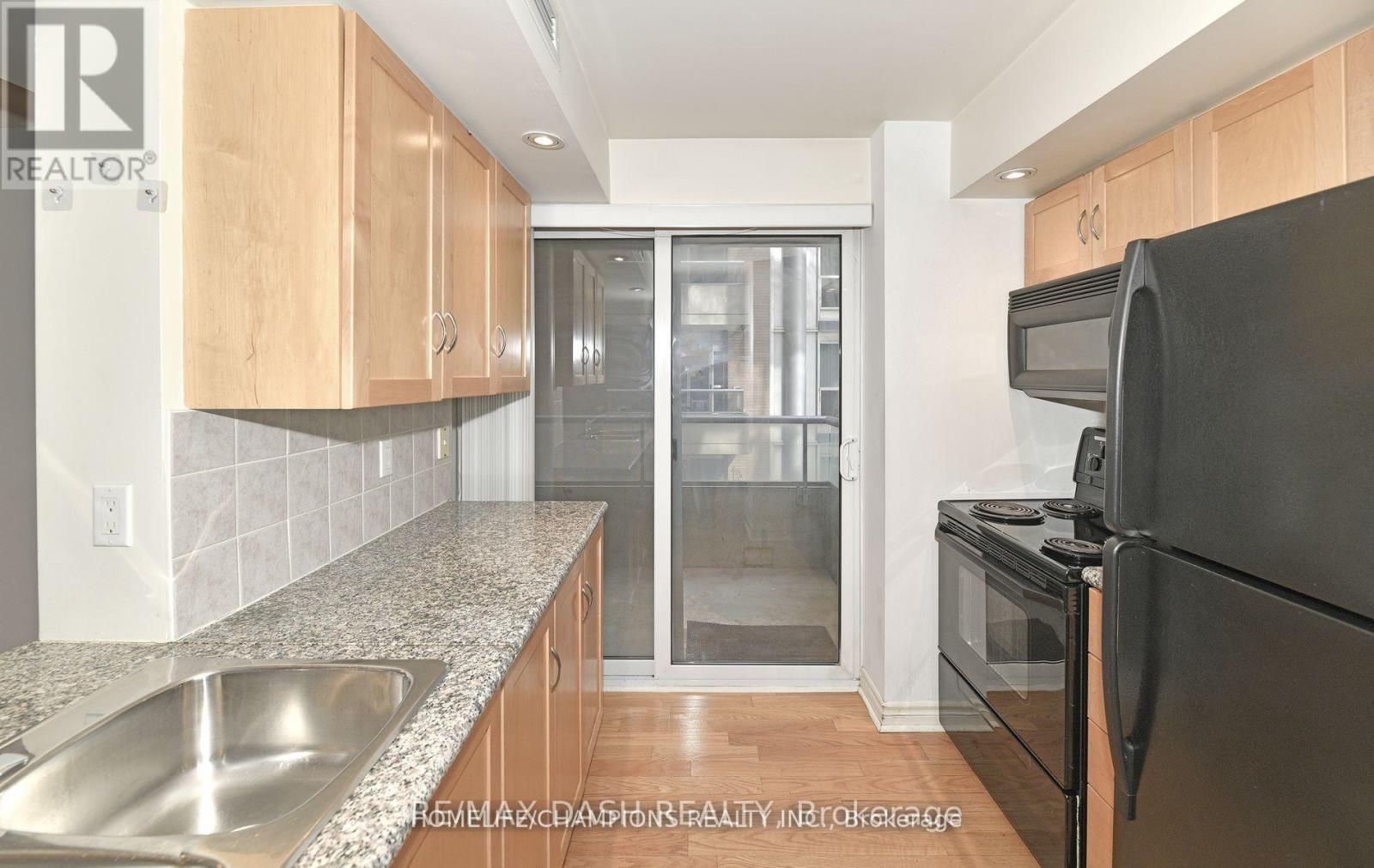 805 - 270 Wellington Street W, Toronto, Ontario  M5V 3P5 - Photo 3 - C12781176