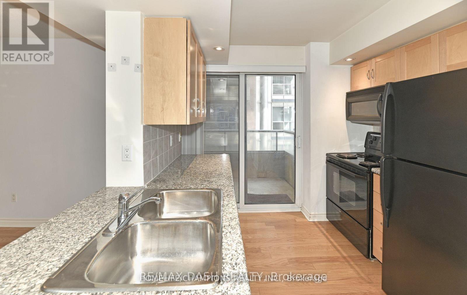 805 - 270 Wellington Street W, Toronto, Ontario  M5V 3P5 - Photo 4 - C12781176