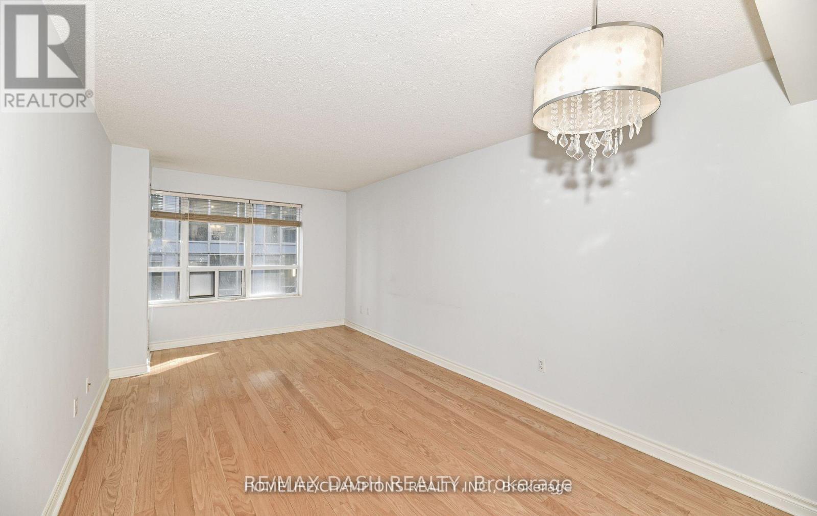 805 - 270 Wellington Street W, Toronto, Ontario  M5V 3P5 - Photo 5 - C12781176