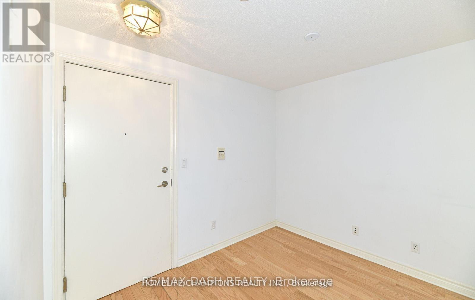 805 - 270 Wellington Street W, Toronto, Ontario  M5V 3P5 - Photo 6 - C12781176