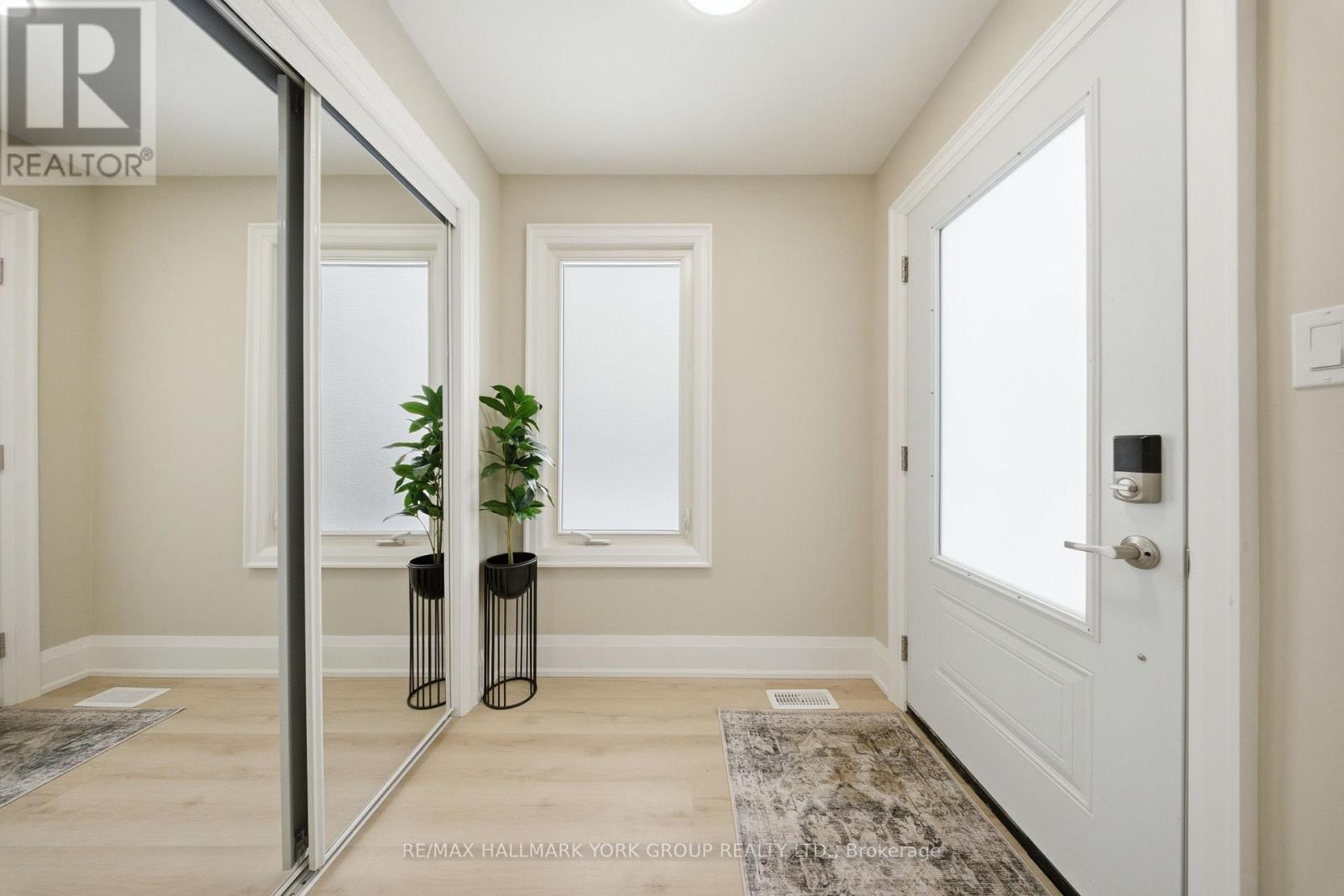 103 Cronsberry Road, Georgina, Ontario  L0E 1N0 - Photo 6 - N12779878