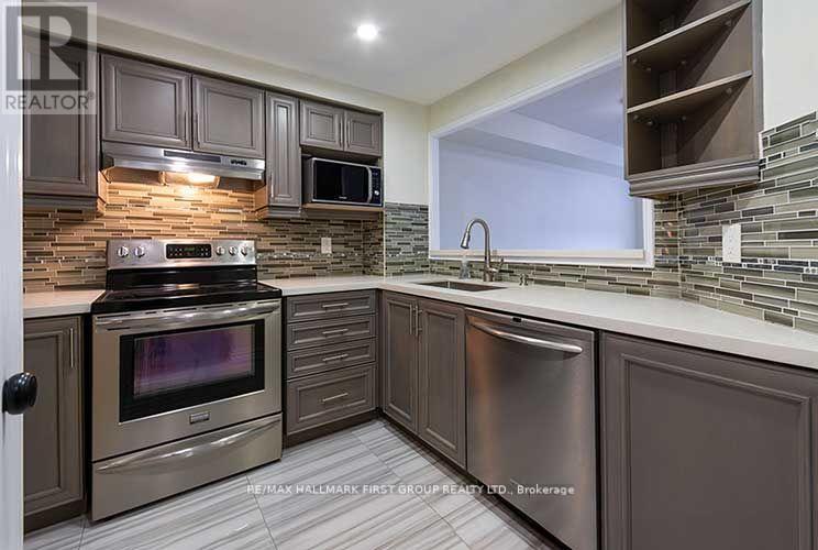 1012 - 711 Rossland Road E, Whitby, Ontario  L1N 8Z1 - Photo 3 - E12781148