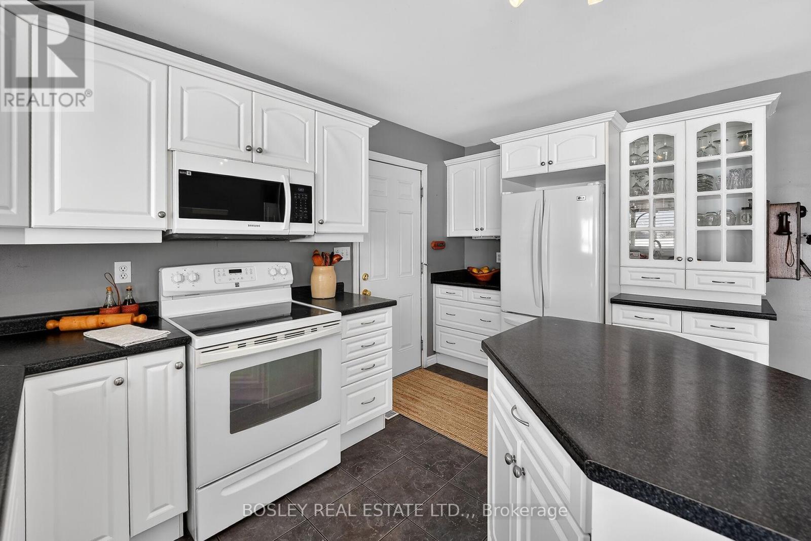 910 Holloway Bay Road, Fort Erie, Ontario  L0S 1N0 - Photo 14 - X12779094