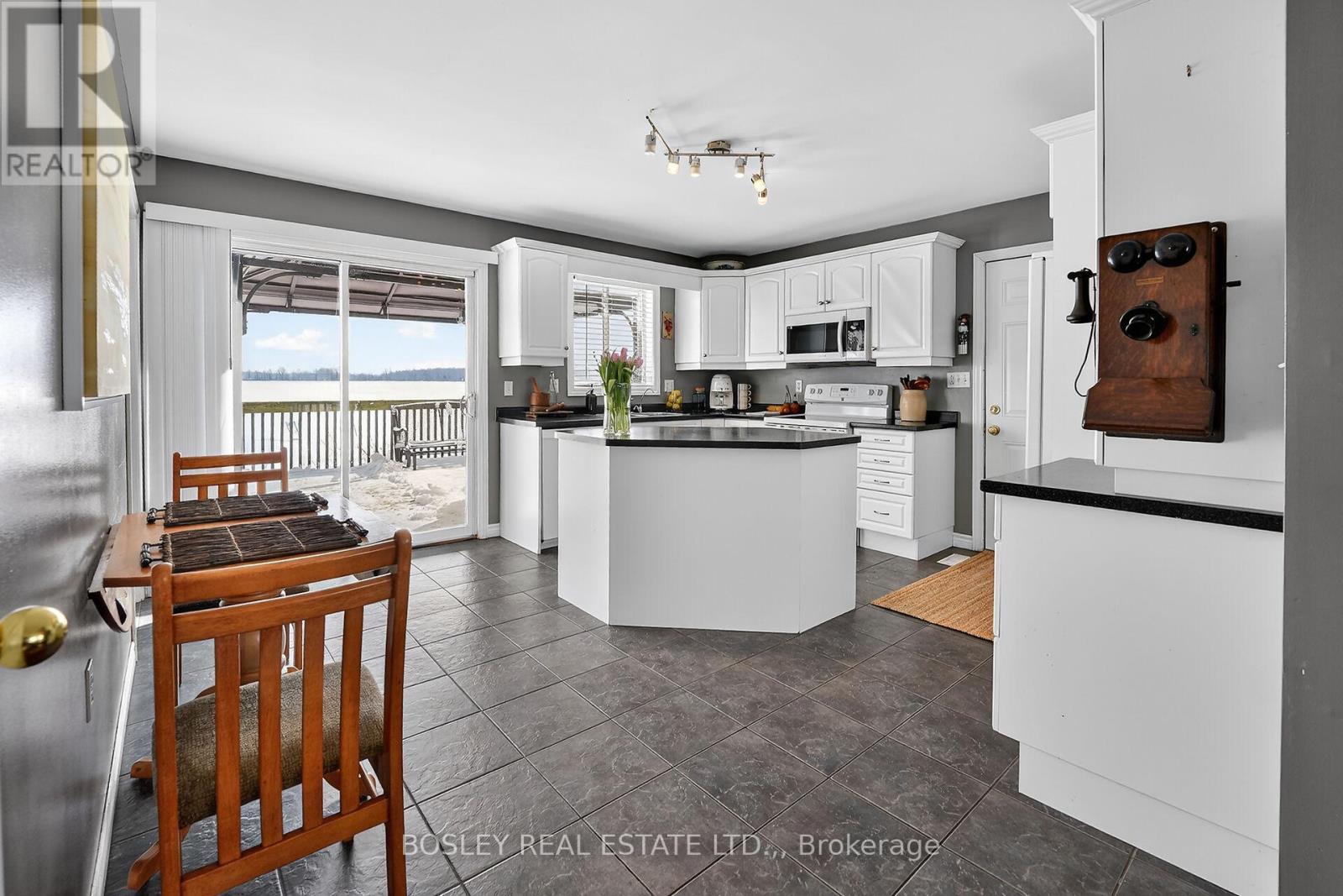 910 Holloway Bay Road, Fort Erie, Ontario  L0S 1N0 - Photo 16 - X12779094