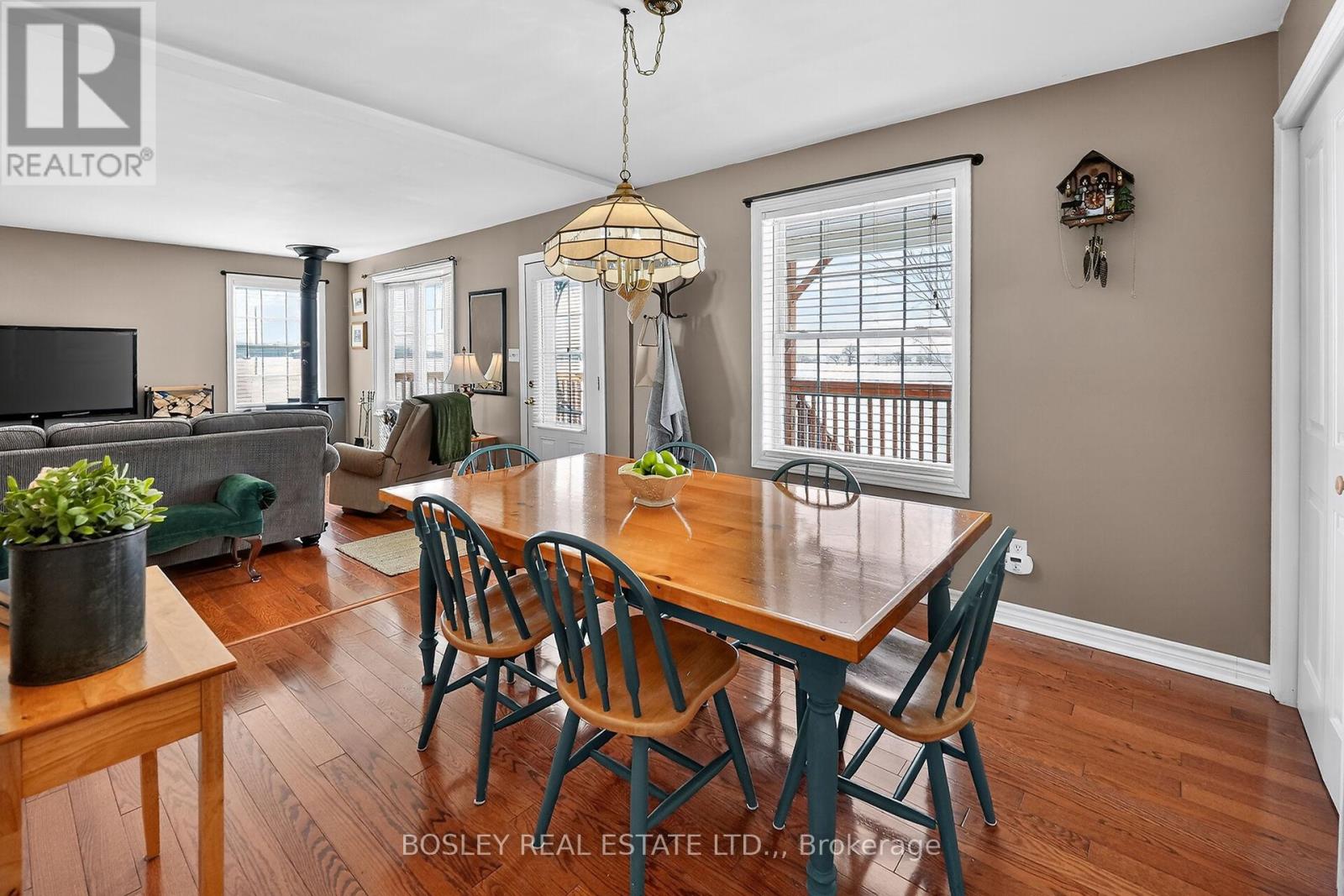 910 Holloway Bay Road, Fort Erie, Ontario  L0S 1N0 - Photo 3 - X12779094