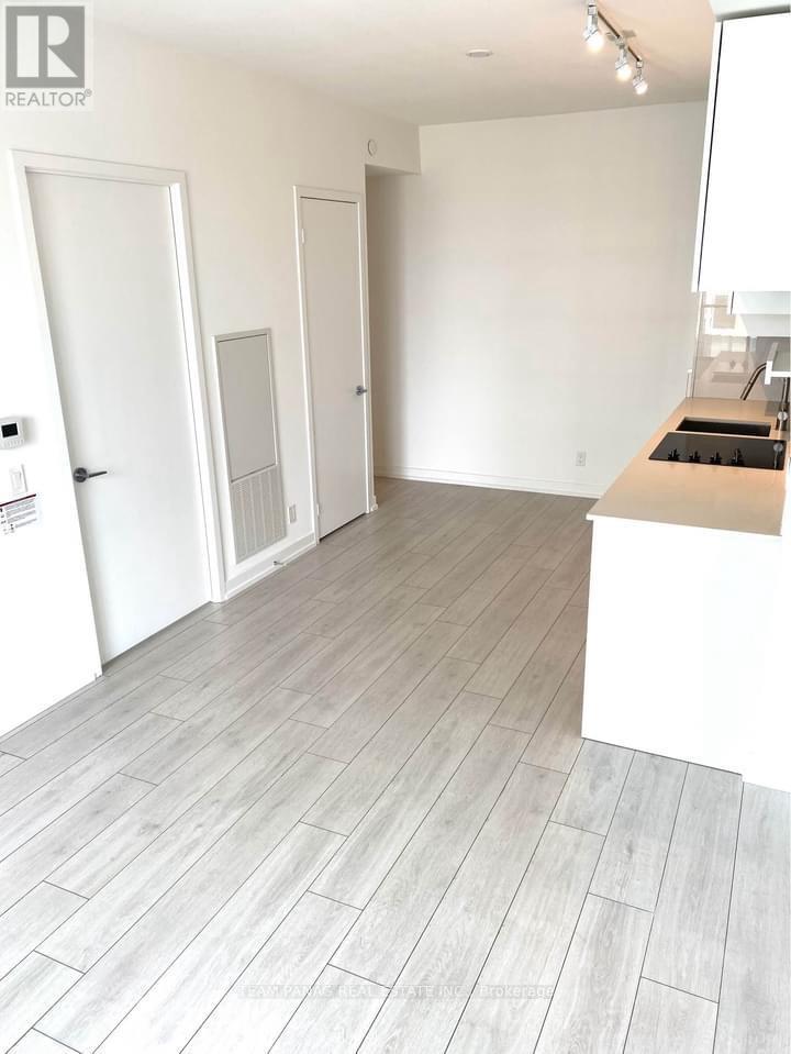 3011 - 950 Portage Parkway, Vaughan, Ontario  L4K 3W4 - Photo 10 - N12781136