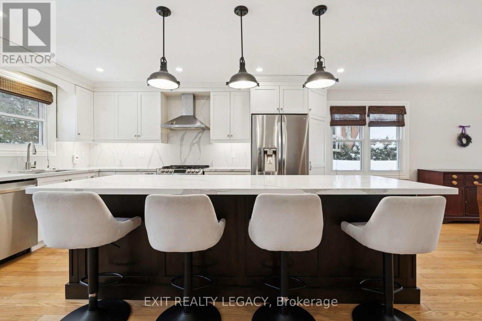 10 Eves Court, Newmarket, Ontario  L3Y 7P7 - Photo 12 - N12781210