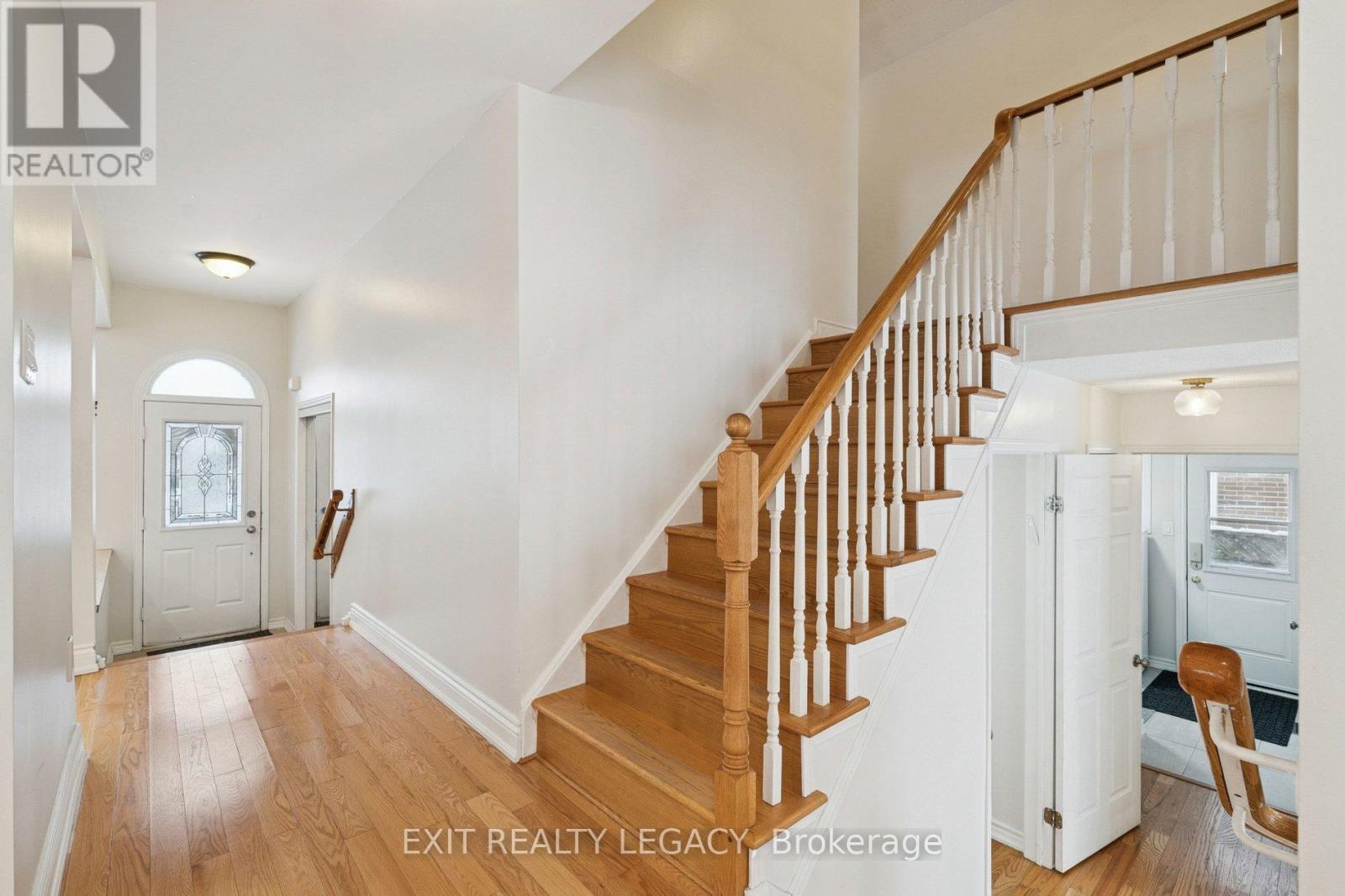 10 Eves Court, Newmarket, Ontario  L3Y 7P7 - Photo 13 - N12781210