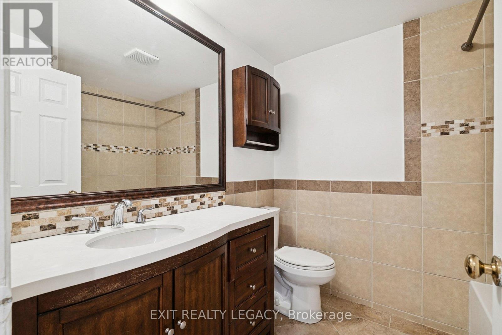 10 Eves Court, Newmarket, Ontario  L3Y 7P7 - Photo 14 - N12781210