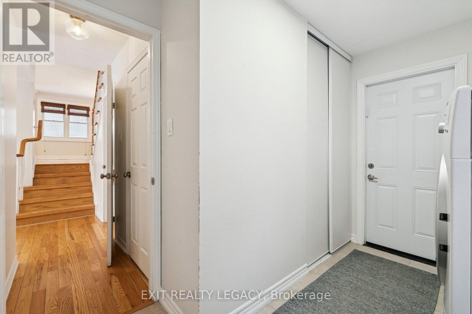 10 Eves Court, Newmarket, Ontario  L3Y 7P7 - Photo 31 - N12781210