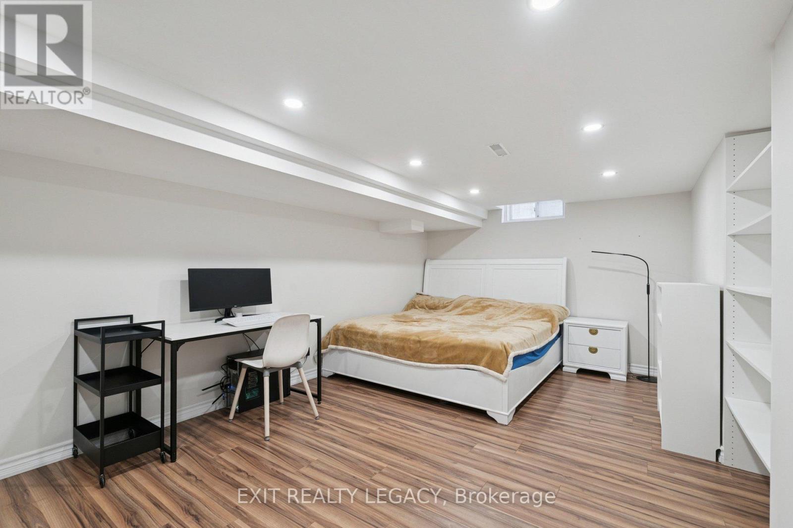 10 Eves Court, Newmarket, Ontario  L3Y 7P7 - Photo 34 - N12781210