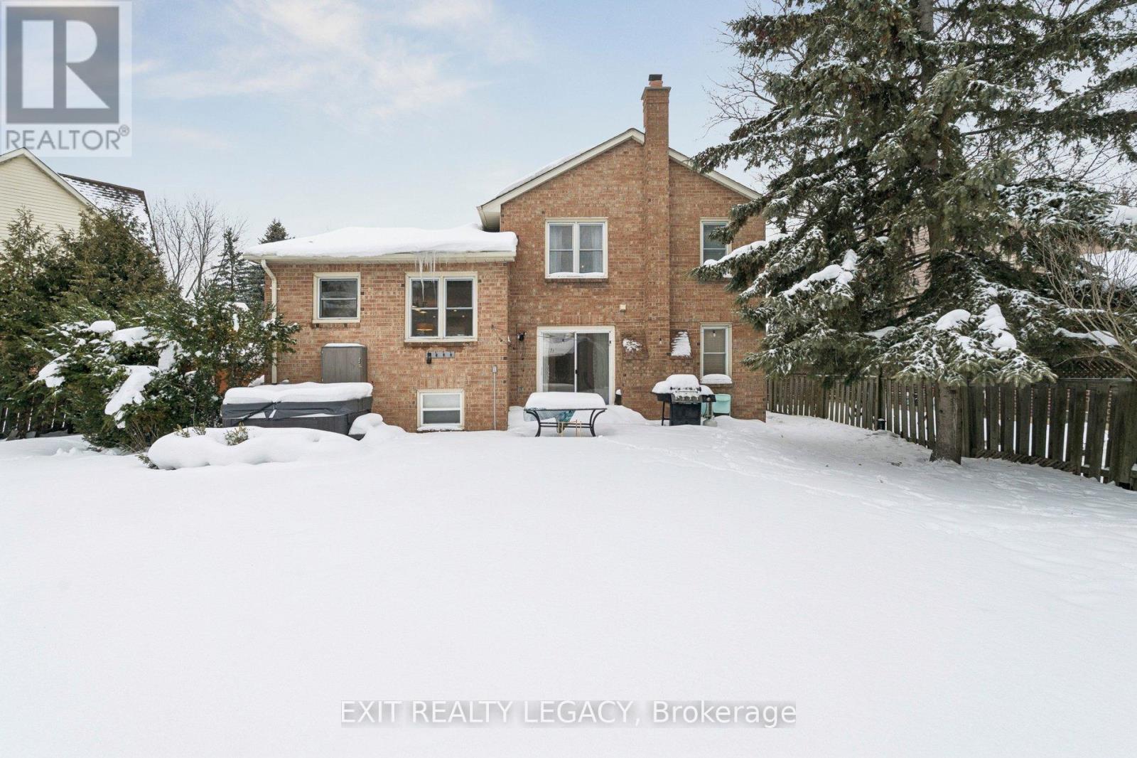 10 Eves Court, Newmarket, Ontario  L3Y 7P7 - Photo 45 - N12781210