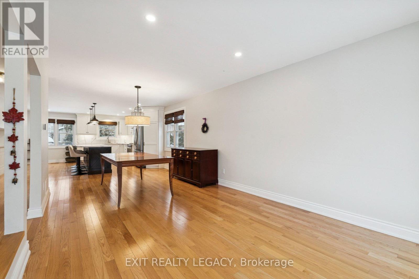 10 Eves Court, Newmarket, Ontario  L3Y 7P7 - Photo 5 - N12781210