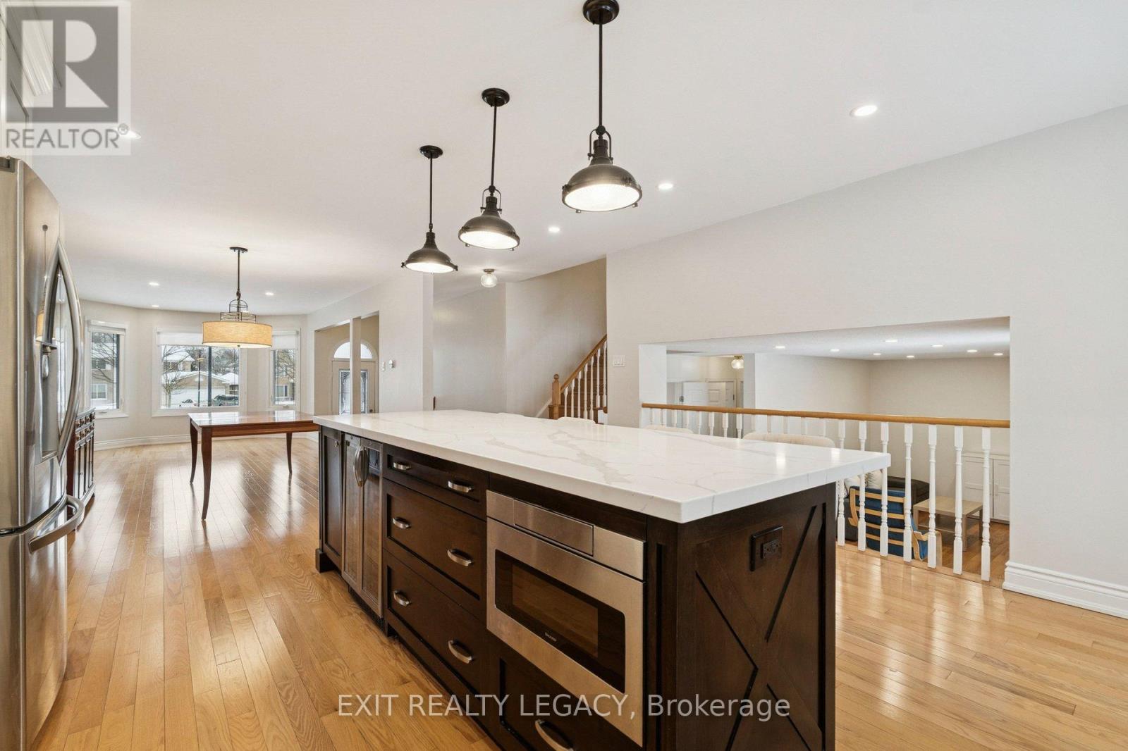 10 Eves Court, Newmarket, Ontario  L3Y 7P7 - Photo 9 - N12781210