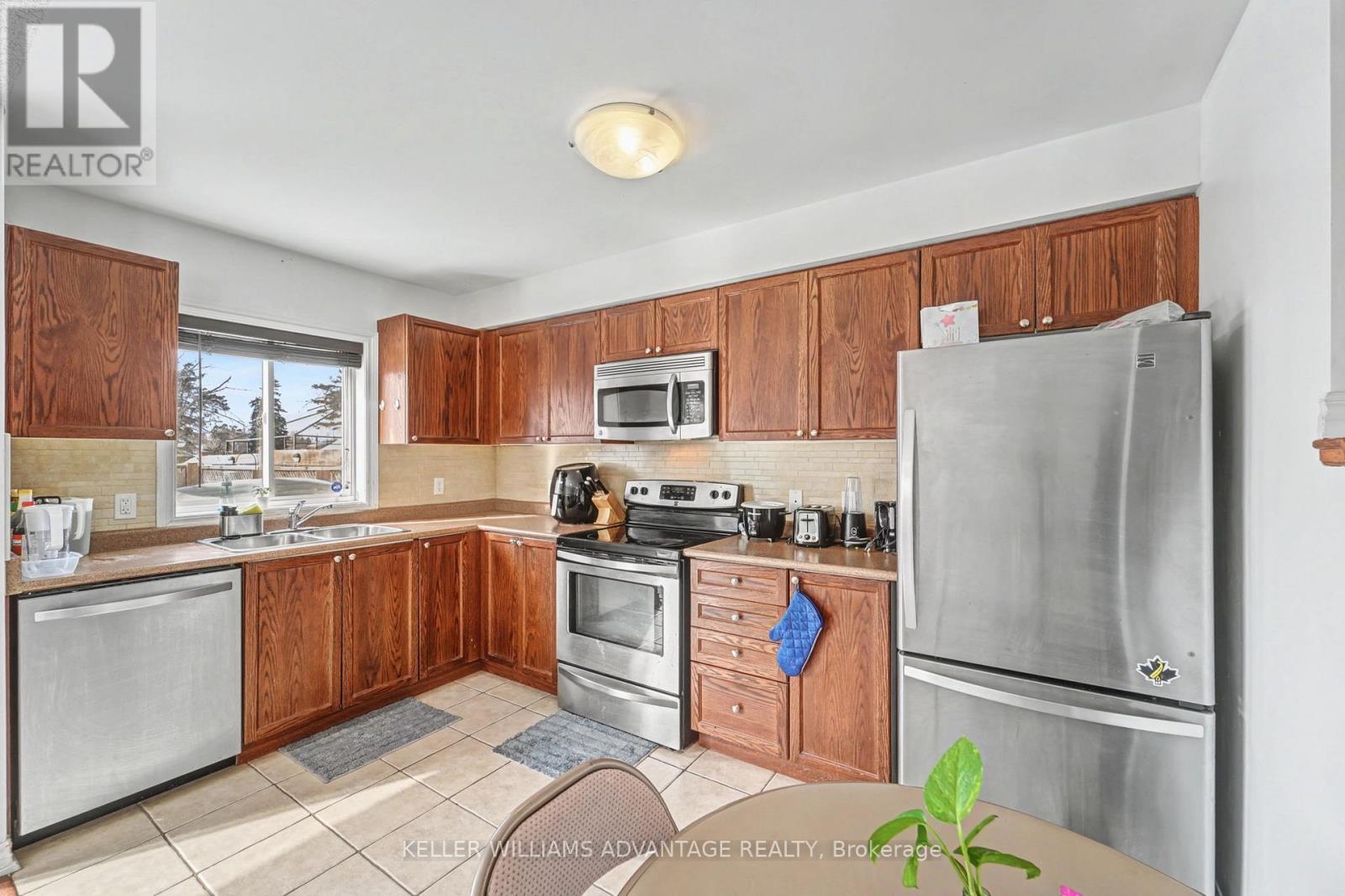 25 - 25 Southwoods Crescent, Barrie, Ontario  L4N 9P8 - Photo 10 - S12781212