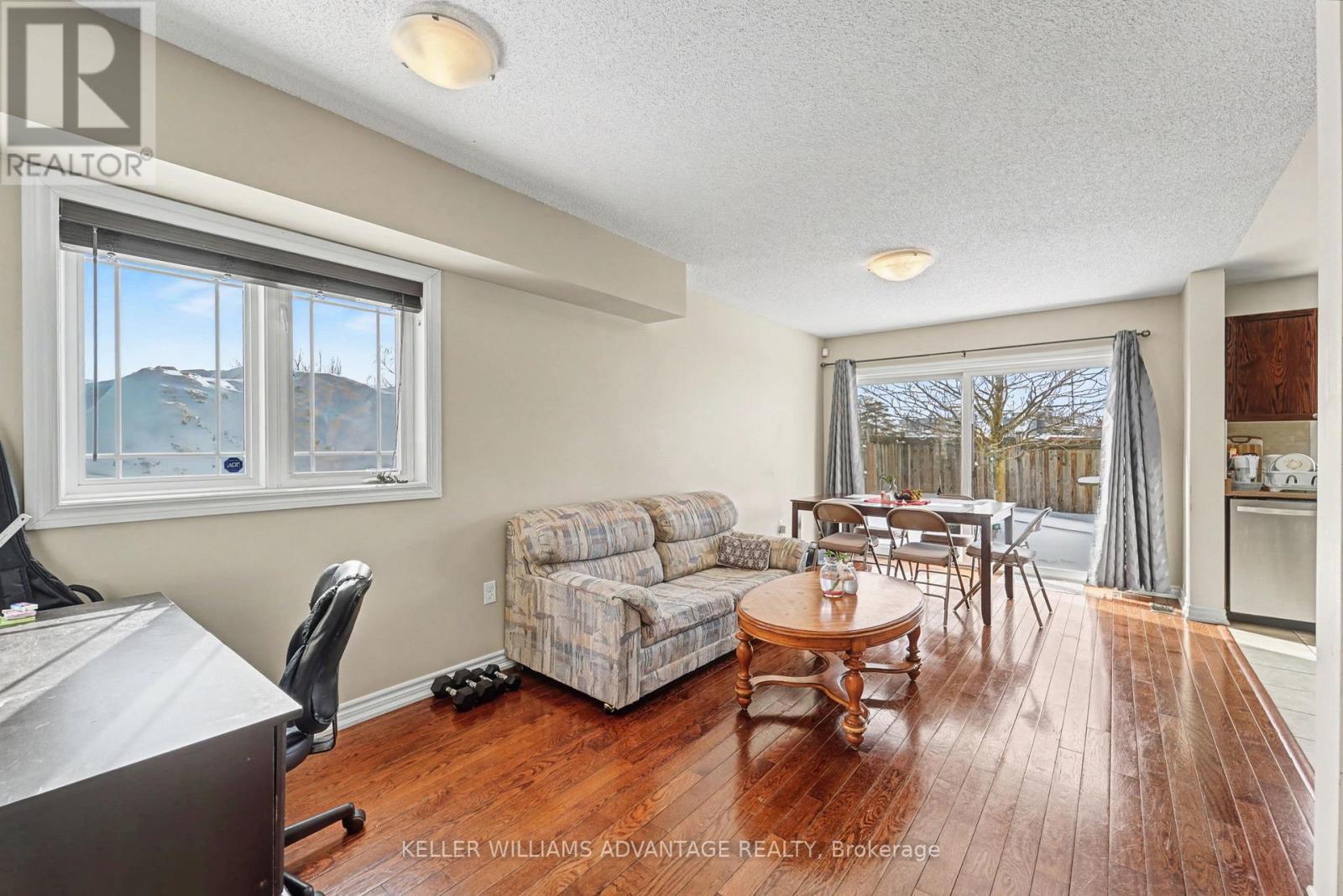 25 - 25 Southwoods Crescent, Barrie, Ontario  L4N 9P8 - Photo 7 - S12781212