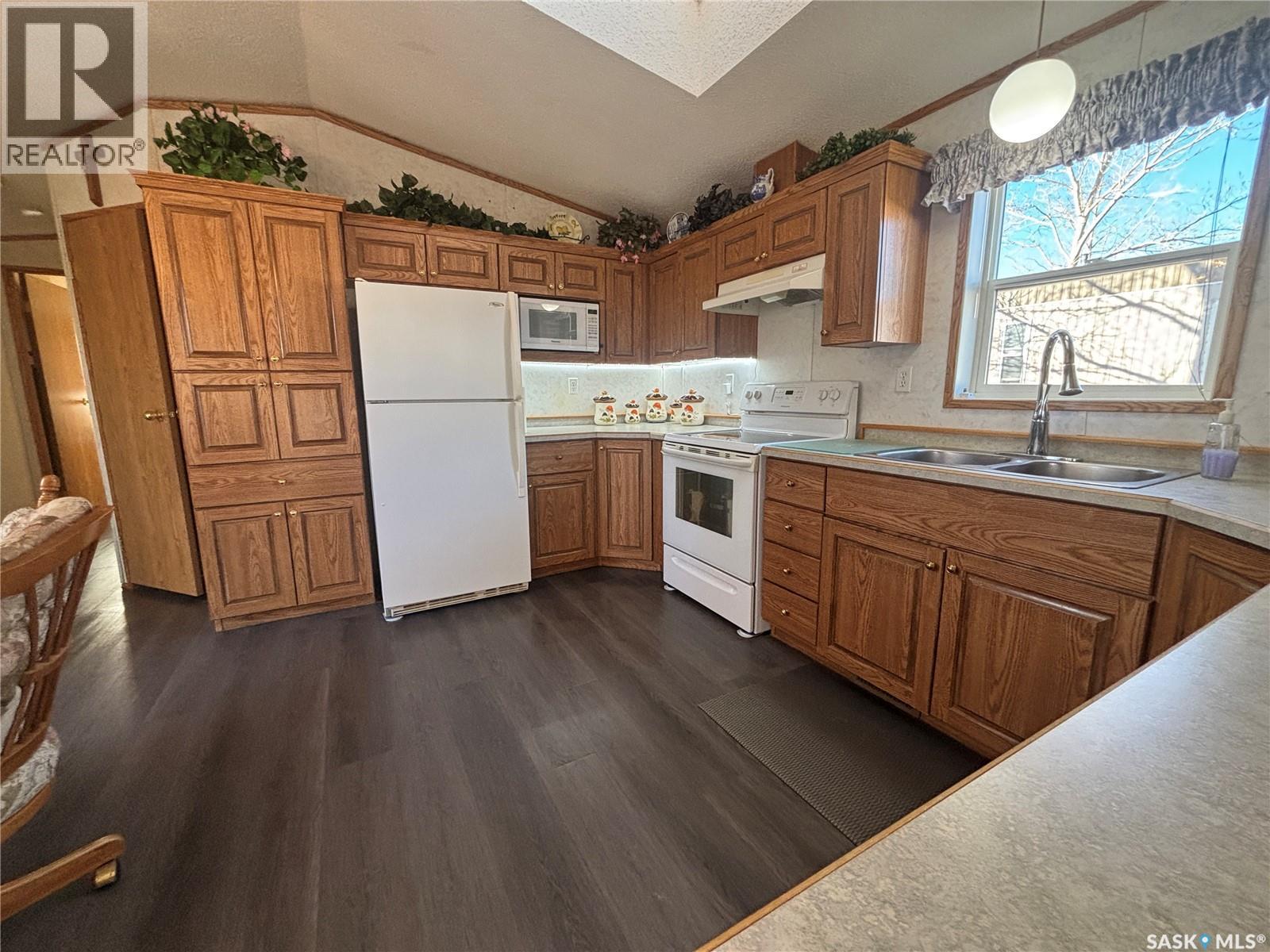 33 Cypress Mobile Home Park, Maple Creek, Saskatchewan  S0N 1N0 - Photo 15 - SK028395