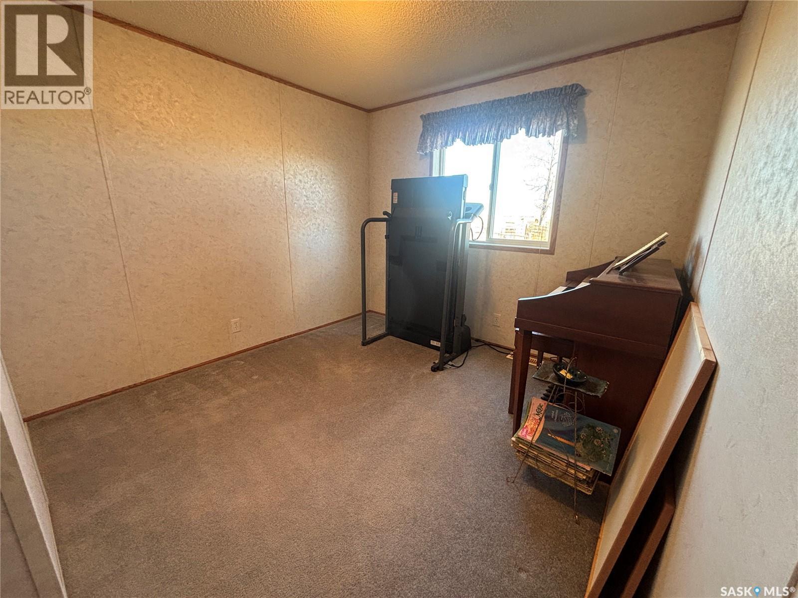 33 Cypress Mobile Home Park, Maple Creek, Saskatchewan  S0N 1N0 - Photo 29 - SK028395