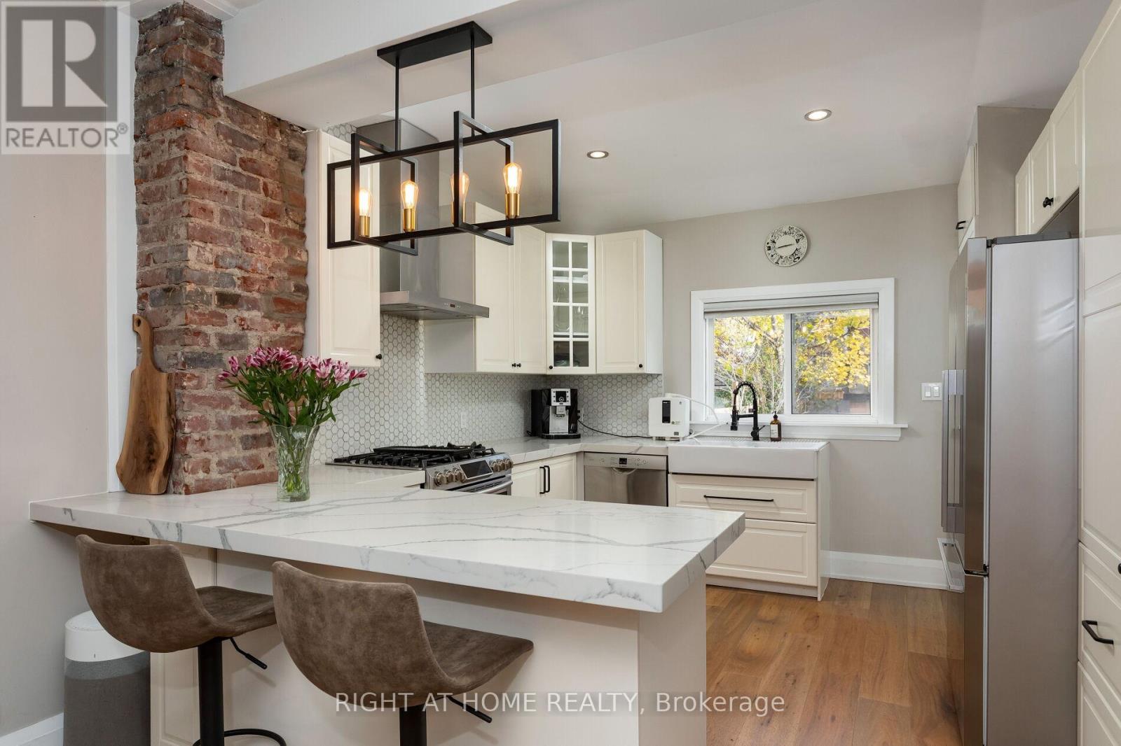 171 Islington Avenue, Toronto, Ontario  M8V 3B8 - Photo 3 - W12781016